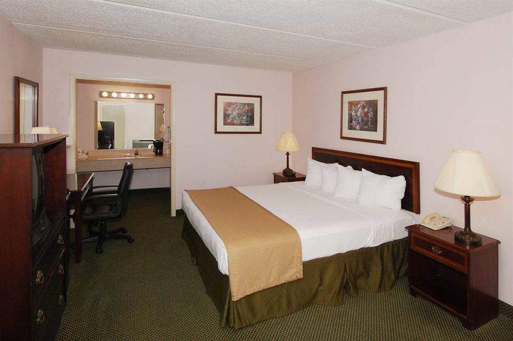 Hotel Days By Wyndham Bay 2*