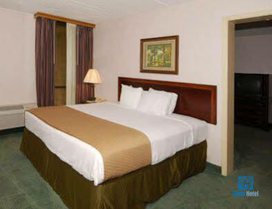 Days By Wyndham Bay Hotel